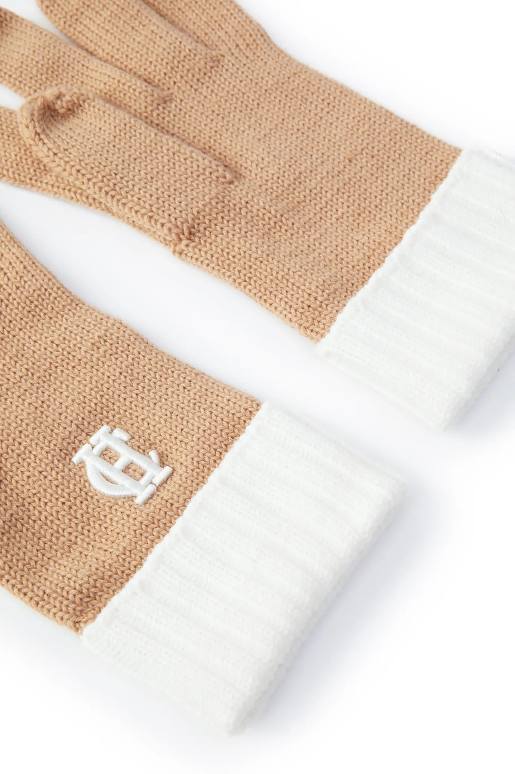 Holland Cooper Gifts For Her|The Perfect Gesture-Chelsea Logo Knitted Gloves Camel Cream