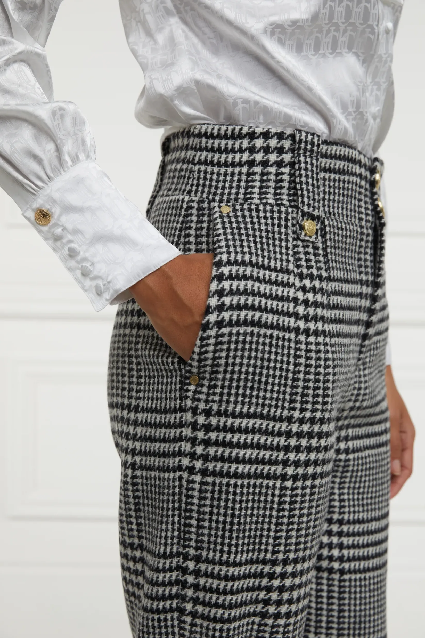 Holland Cooper Trousers|In Stock Tailoring-High Waisted Straight Trouser Large Scale Prince of Wales Mono