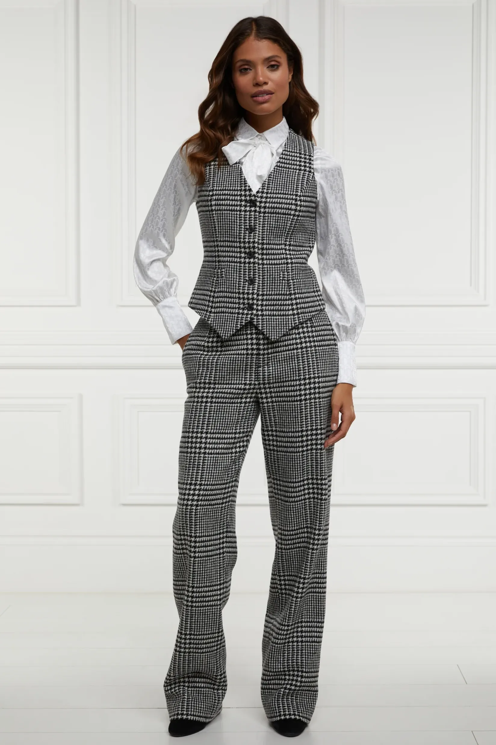 Holland Cooper Trousers|In Stock Tailoring-High Waisted Straight Trouser Large Scale Prince of Wales Mono